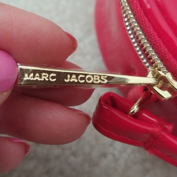 NWOT MARC JACOBS Mini 4" Red Patent Leather Crossbody Round Circle Canteen Bag - Picture 6 of 8